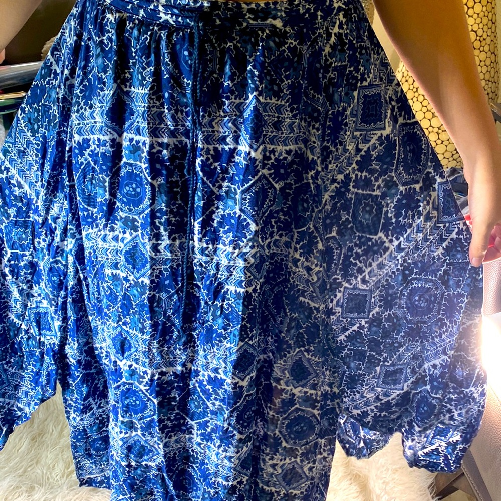 Long blue summary skirt